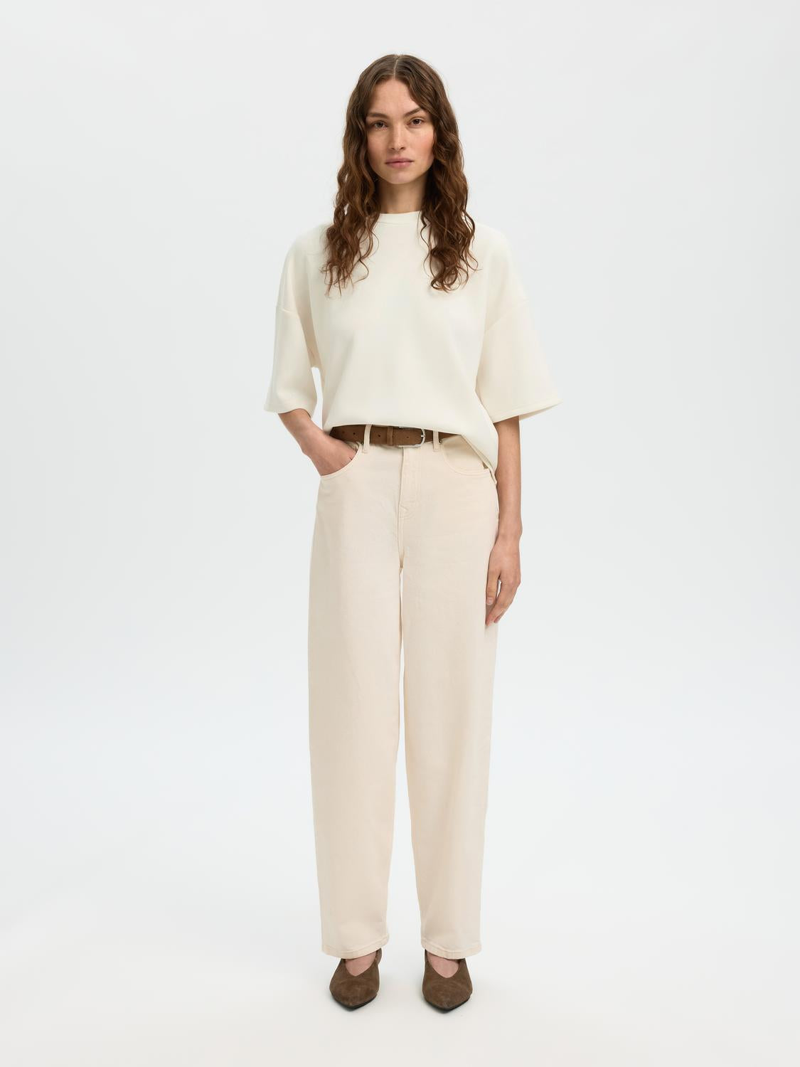 model_shot-front_full